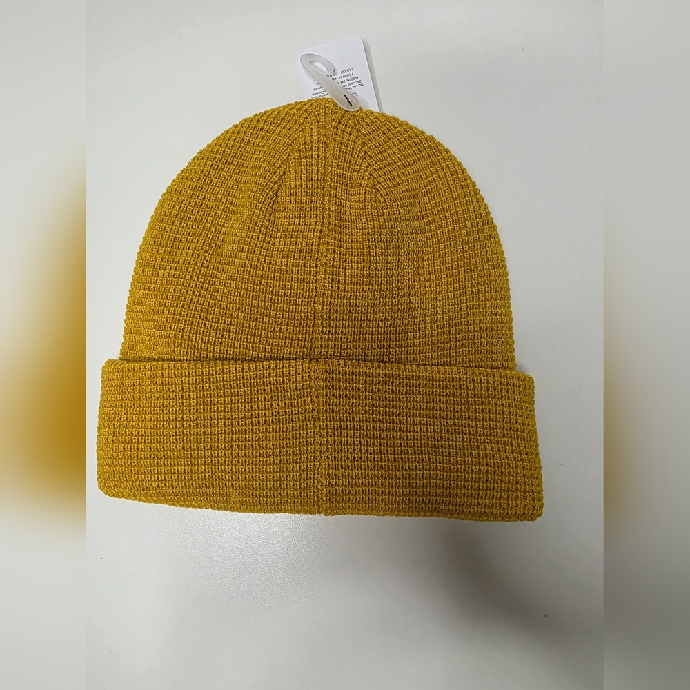 NWT St. John's Bay Mens Gold One Size Fleece Lined Beanie - Picture 2 of 11